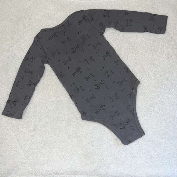 ✨4 FOR $15✨ ANIMAL BODYSUIT - Picture 2 of 2